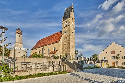 Gemeinde Waldkraiburg Landkreis Mühldorf Pürten Wallfahrtskirche Mariä Himmelfahrt (Dirschl Johann) Deutschland MÜ